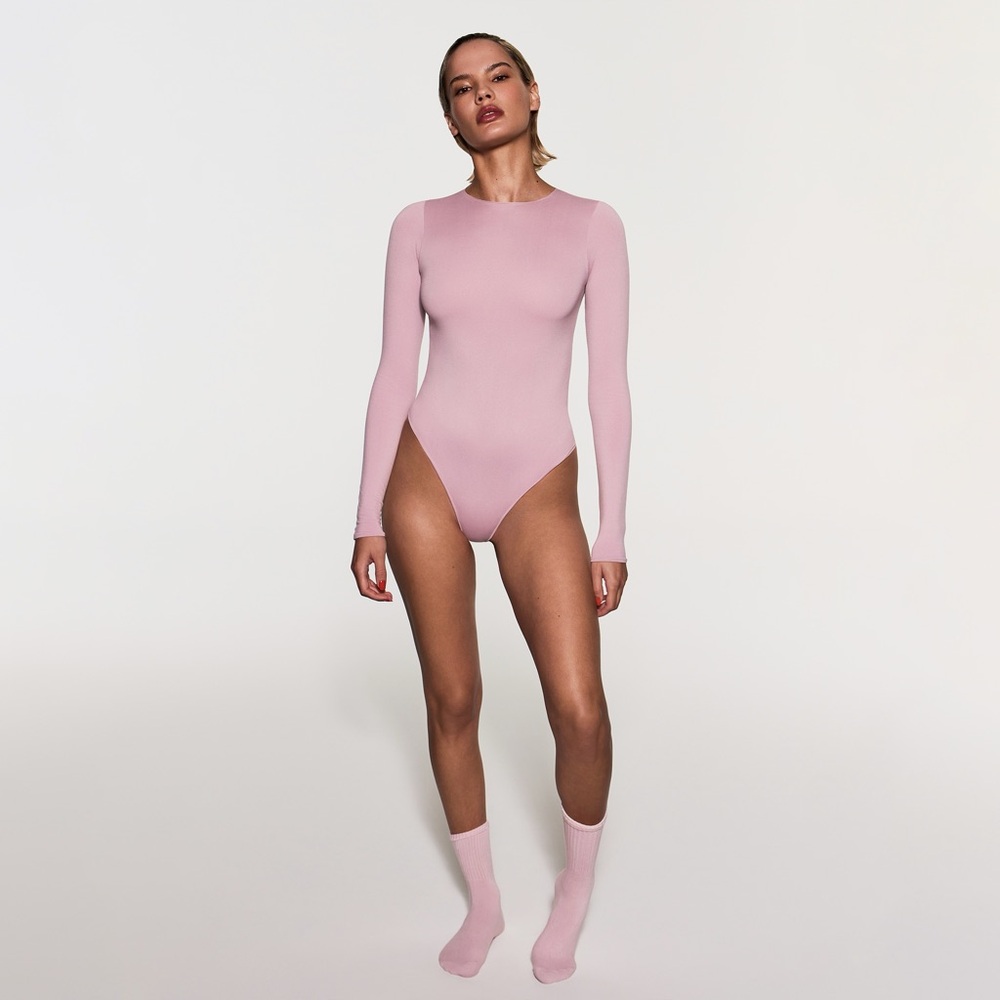 SKIMS Essential Crew Neck Long Sleeve Bodysuit- S/M